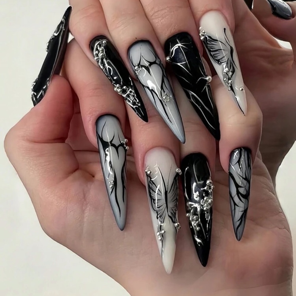 24pc Press On Nail Set from the Nail Bar 💅
